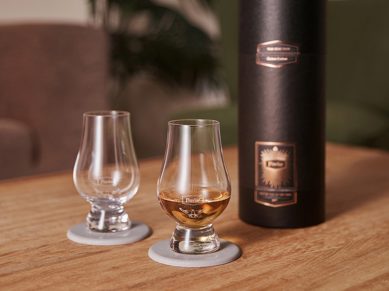 2 Flaviar Whisky Glasses & Coasters