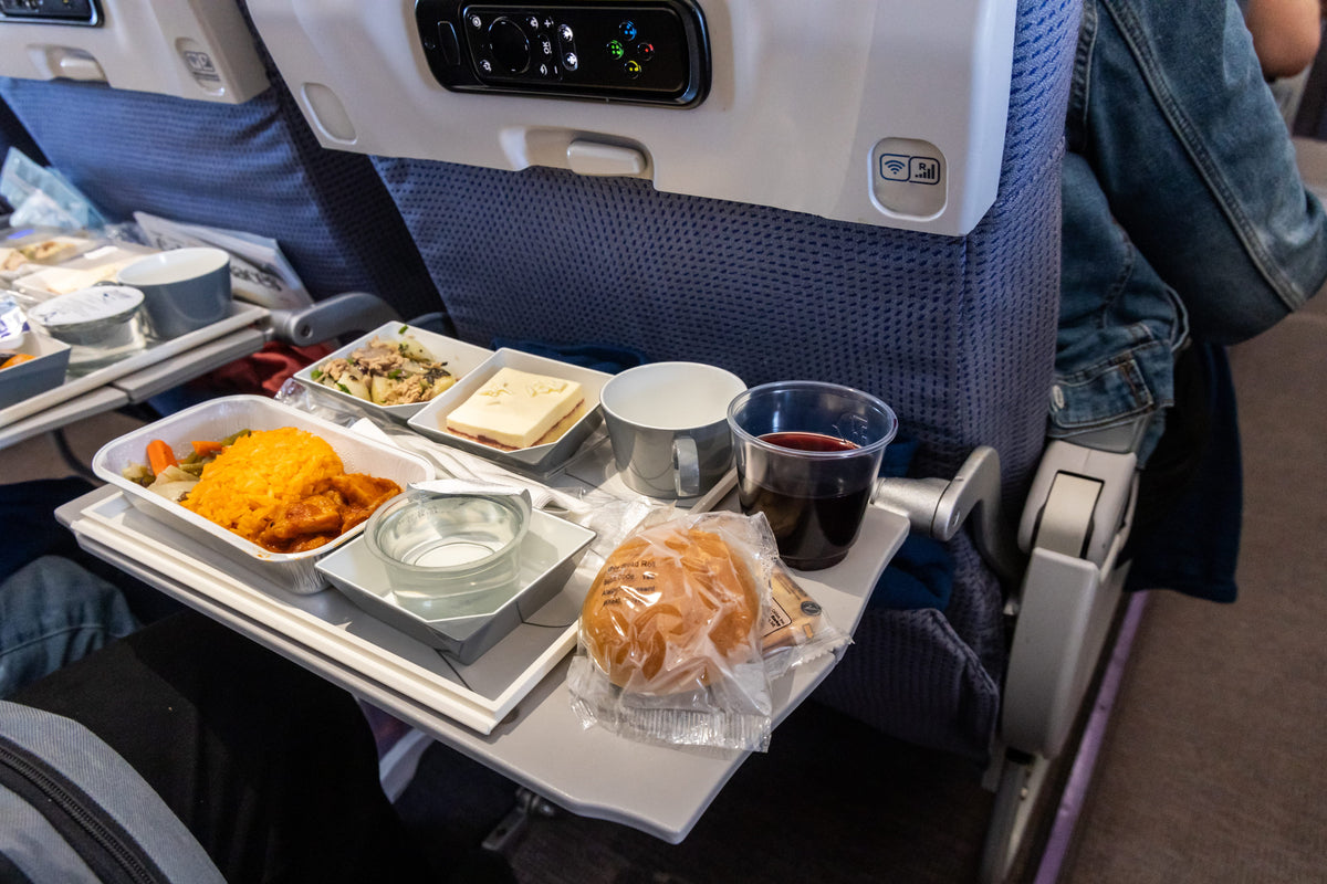 6 Frequent Flyer's Food & Drink Tips - Tomato Juice and More