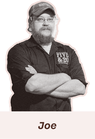 You can really sense the years working their magic now. The grain has lost its roughness, and what you get instead is this steady oak backbone with layers of warm sweetness.